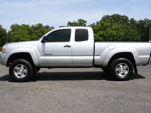 Used 2008 Toyota Tacoma PreRunner RWD image 8