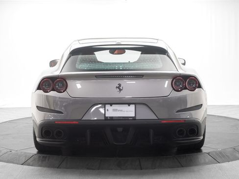 Used 2018 Ferrari GTC4Lusso AWD/4WD image 4