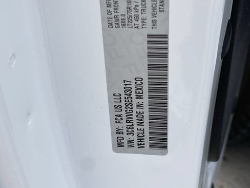 Used 2025 RAM ProMaster 2500 w/ U-Haul Equipment Group FWD image 31