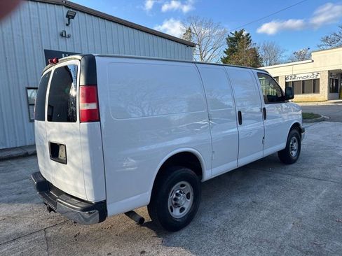 Used 2015 Chevrolet Express 3500 image 6