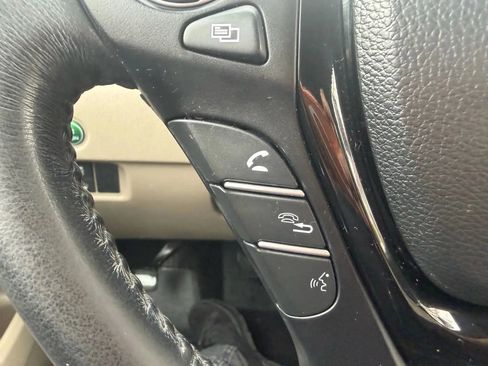 Used 2016 Honda Pilot Touring image 14