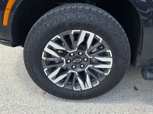 Used 2025 Chevrolet Tahoe Z71 w/ Z71 Off-Road Package image 7