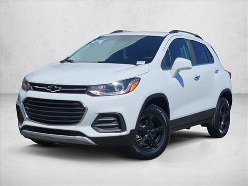 Certified 2018 Chevrolet Trax LT w/ LT Convenience Package AWD/4WD image 4