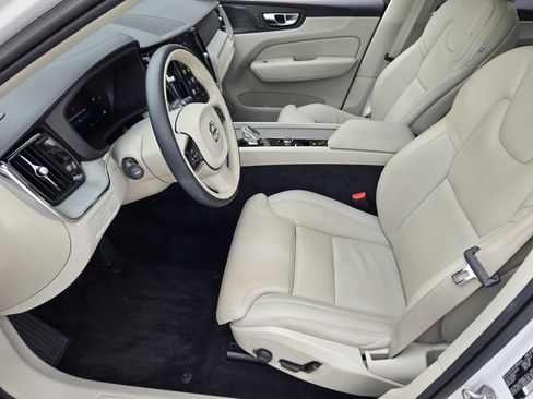 Used 2023 Volvo XC60 B5 Ultimate w/ Climate Package image 21