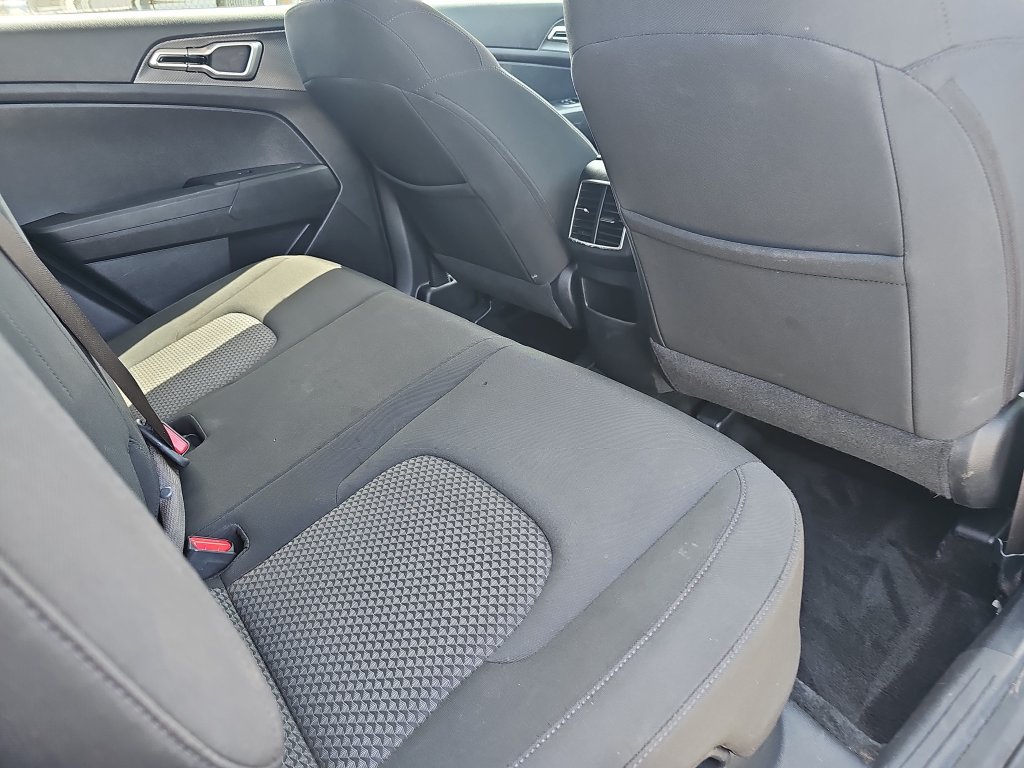 Used 2023 Kia Sportage LX AWD/4WD image 11