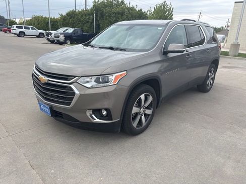 Used 2018 Chevrolet Traverse LT AWD/4WD image 3