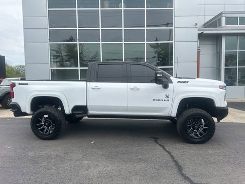 Used 2025 Chevrolet Silverado 2500 LTZ w/ Trail Boss Package image 13