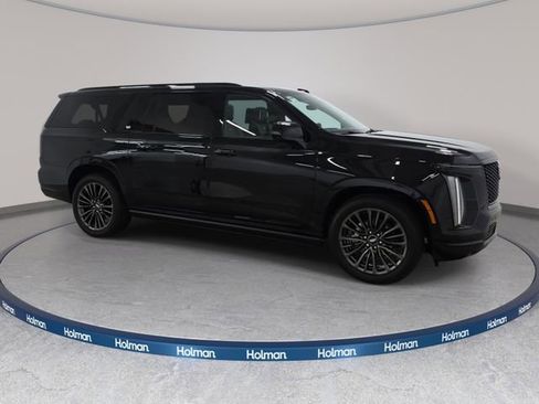 Used 2026 Cadillac Escalade ESV Platinum Sport w/ LPO, Floor Liner Package RWD image 4