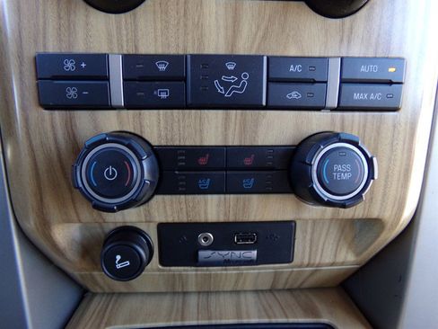 Used 2011 Ford F150 Lariat w/ Lariat Chrome Pkg image 58