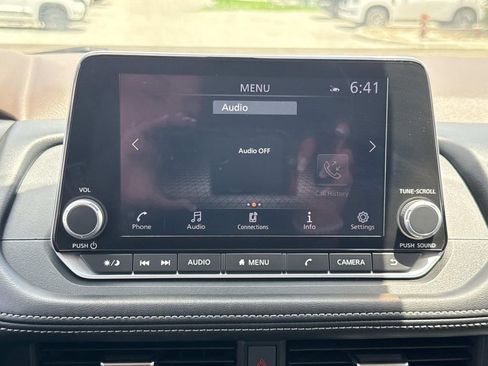Certified 2023 Nissan Rogue SV FWD image 22