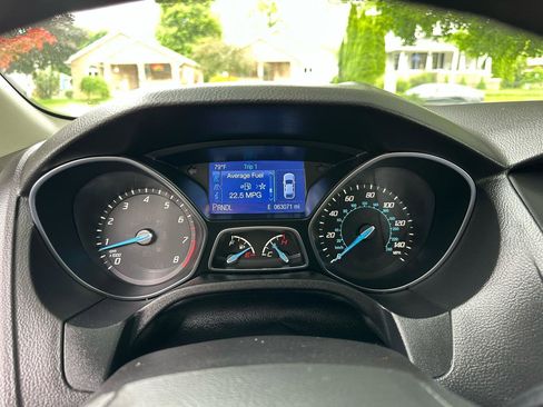 Used 2014 Ford Focus SE w/ SE Winter Package FWD image 12