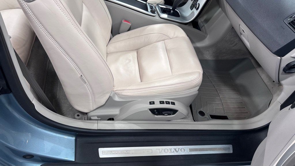Used 2011 Volvo C70 T5 w/ Multimedia Pkg FWD image 27