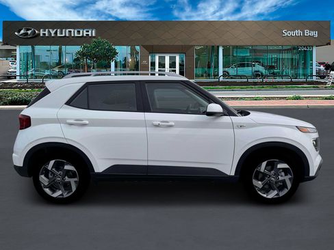 New 2026 Hyundai Venue SEL image 9
