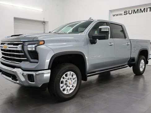 Used 2024 Chevrolet Silverado 2500 LTZ w/ LTZ Premium Package AWD/4WD image 7