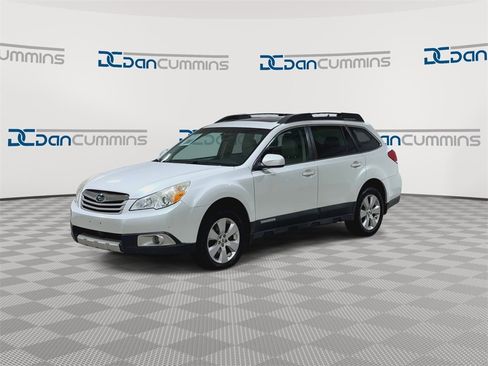 Used 2011 Subaru Outback 2.5i Limited w/ PWR Moonroof Pkg image 5