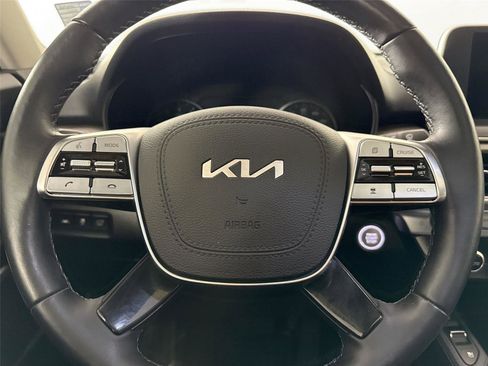 Used 2022 Kia Telluride EX w/ EX Premium Package image 17