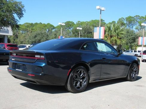 Used 2025 Dodge Charger R/T w/ Sun & Sound Package image 6