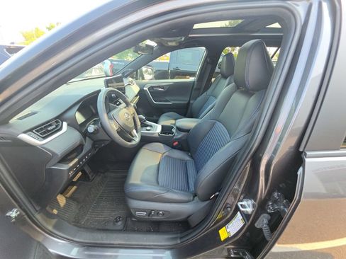 Used 2023 Toyota RAV4 XSE AWD/4WD image 10