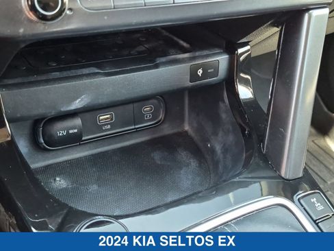 Used 2024 Kia Seltos EX AWD/4WD image 16