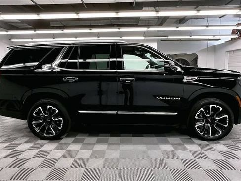 Used 2025 GMC Yukon Elevation w/ Elevation Premium Package AWD/4WD image 15
