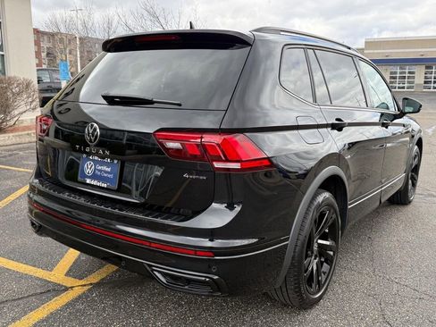 Used 2023 Volkswagen Tiguan SE R-Line image 3