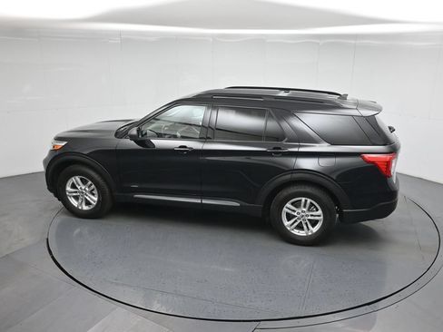 Certified 2022 Ford Explorer XLT RWD image 41