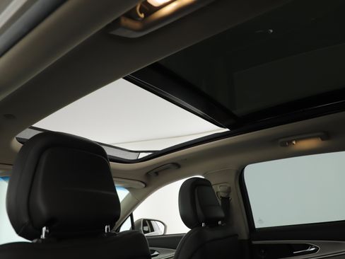 Used 2020 Lincoln Nautilus Reserve w/ Equipment Group 201A image 10