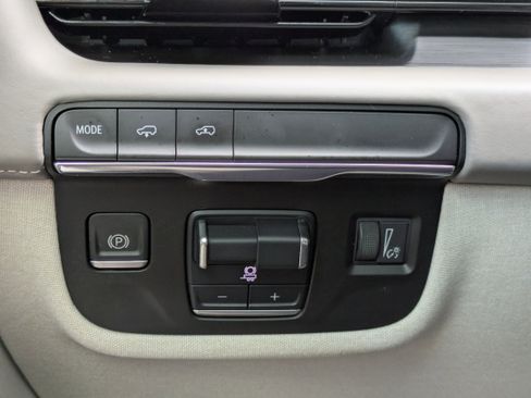 Used 2022 Cadillac Escalade Premium Luxury Platinum image 48