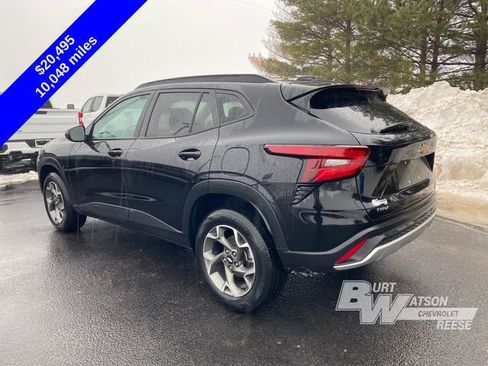 Used 2024 Chevrolet Trax LT w/ Driver Confidence Package image 6