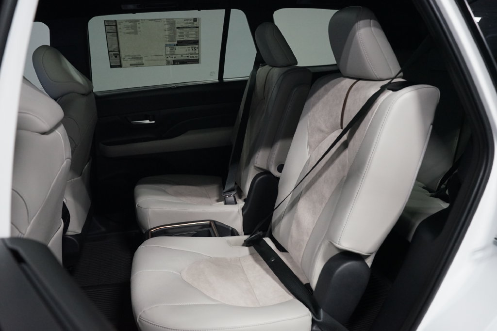 New 2026 Toyota Grand Highlander AWD Hybrid image 30