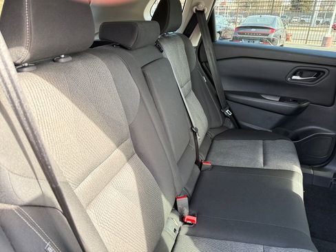 Used 2024 Nissan Rogue SV image 38