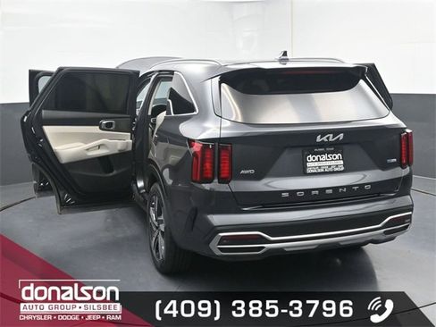 Used 2022 Kia Sorento EX w/ Panoramic Sunroof Package image 23