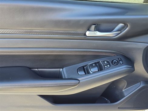 Used 2022 Nissan Altima 2.5 SR image 14