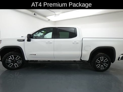 Used 2020 GMC Sierra 1500 AT4 w/ AT4 Premium Package AWD/4WD image 4