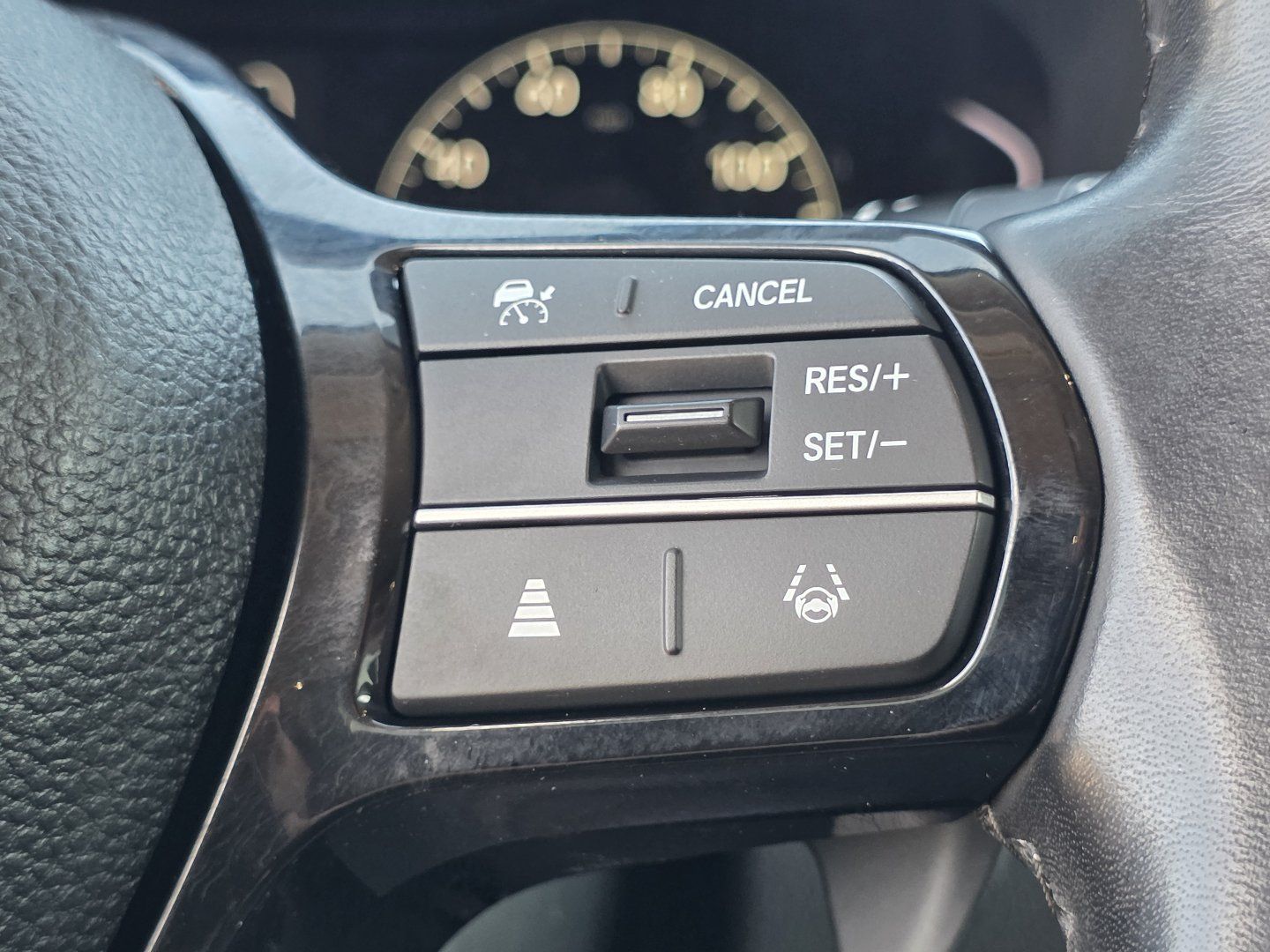 Certified 2025 Honda Pilot Touring image 30