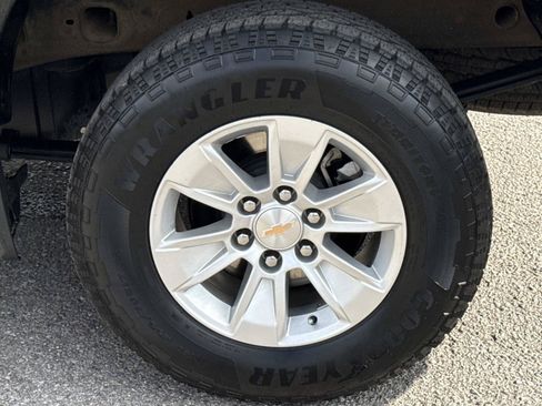 Used 2025 Chevrolet Silverado 1500 LT AWD/4WD image 8