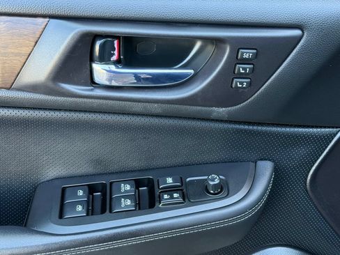 Used 2017 Subaru Outback 2.5i Limited AWD/4WD image 14