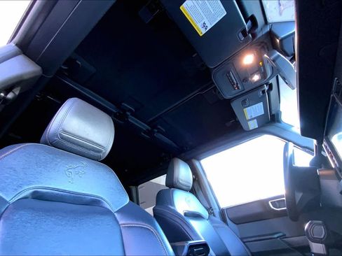 Used 2024 Ford Bronco Badlands image 14