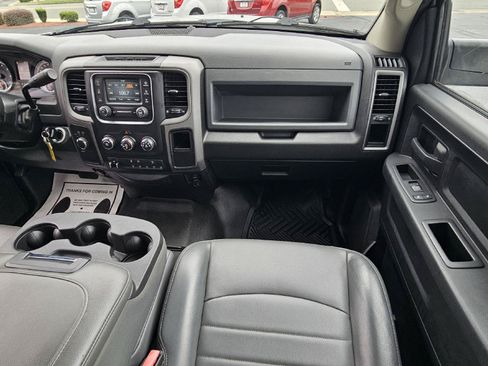 Used 2015 RAM 2500 Tradesman w/ Chrome Appearance Group AWD/4WD image 14