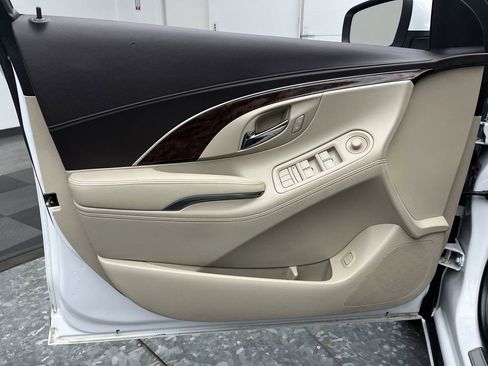 Used 2014 Buick LaCrosse Leather image 7