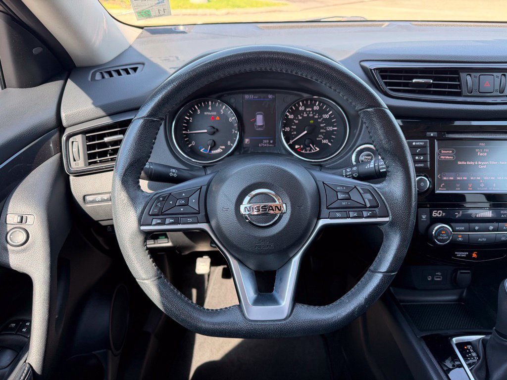 Used 2019 Nissan Rogue SV AWD/4WD image 16