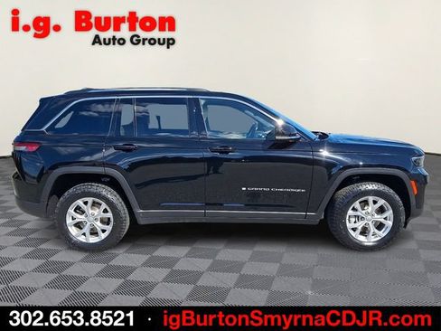 Used 2023 Jeep Grand Cherokee Limited AWD/4WD image 7