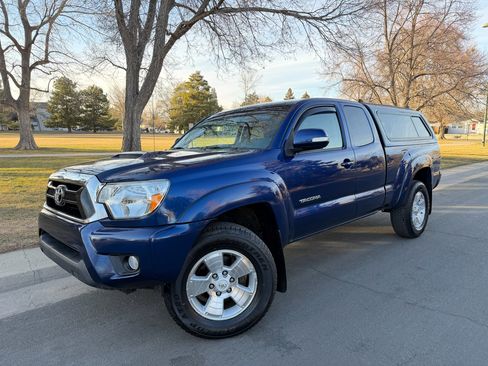 Used 2015 Toyota Tacoma 4x4 Access Cab V6 w/ TRD Sport Package image 1