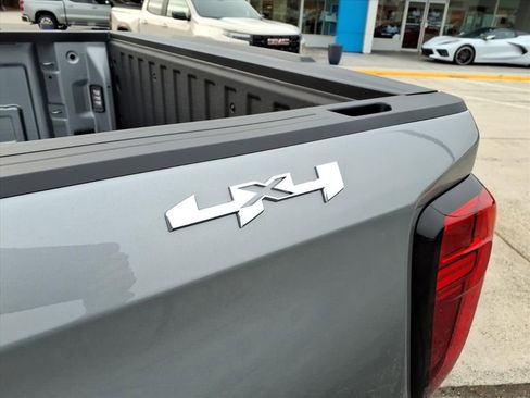 New 2026 GMC Sierra 1500 SLE w/ Preferred Package image 6