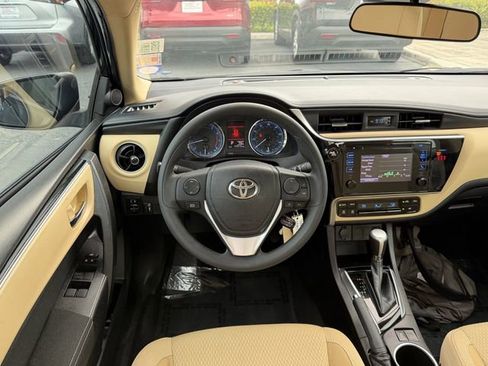Used 2019 Toyota Corolla LE FWD image 13