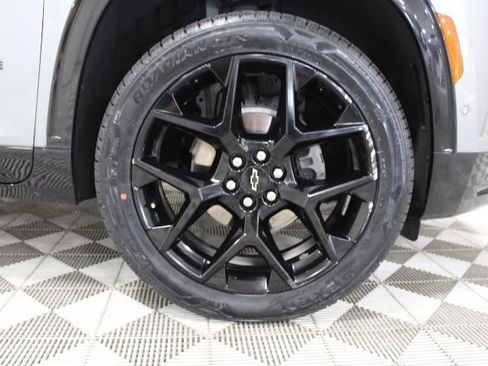 Used 2025 Chevrolet Traverse RS AWD/4WD image 46