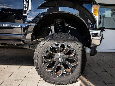 Used 2017 Ford F250 XLT w/ XLT Premium Package image 21