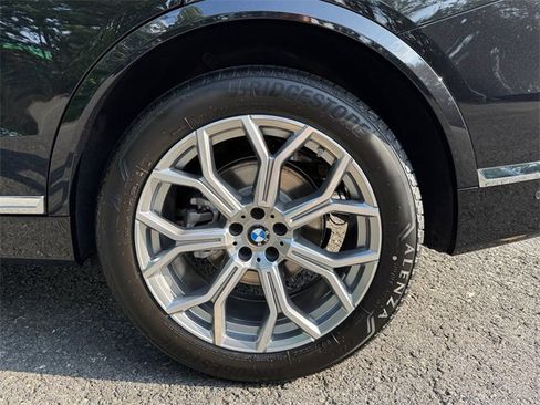 New 2026 BMW X7 xDrive40i w/ Premium Package image 18