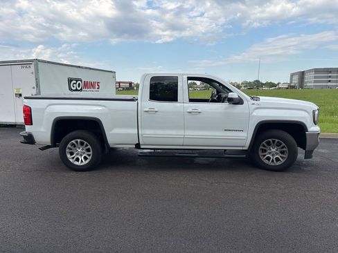 Used 2017 GMC Sierra 1500 SLE w/ SLE Value Package AWD/4WD image 11