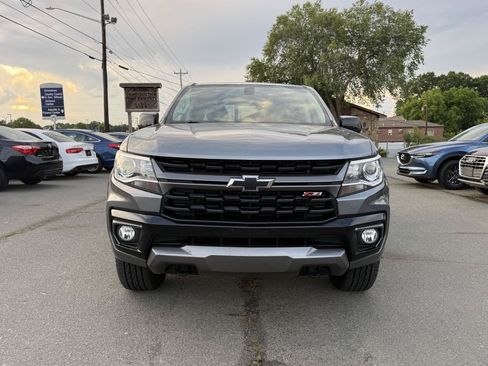Used 2022 Chevrolet Colorado Z71 AWD/4WD image 2